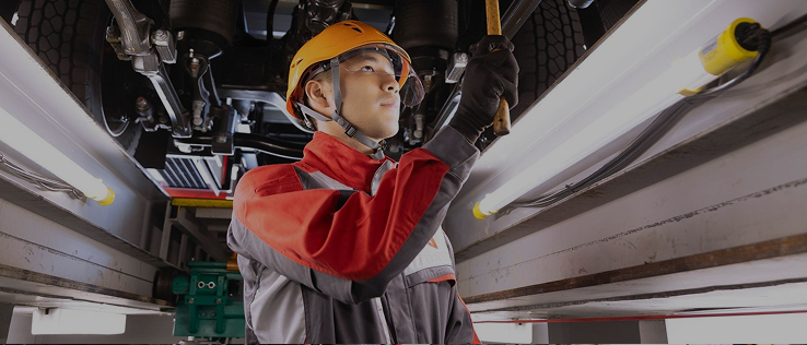 技術系新卒採用者の業務内容を紹介するイメージ写真