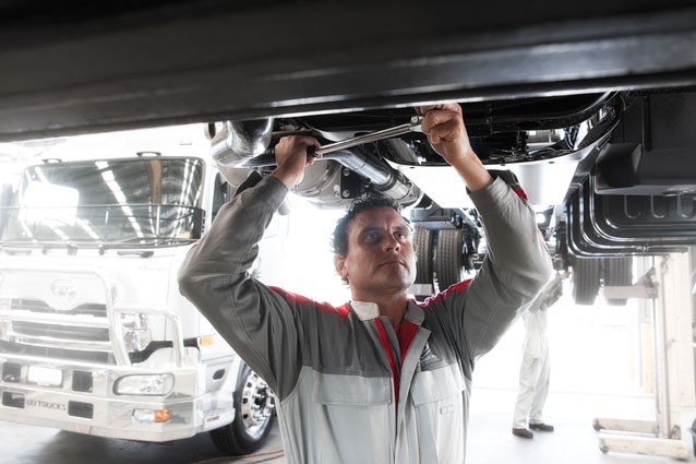 UD trucks technicians