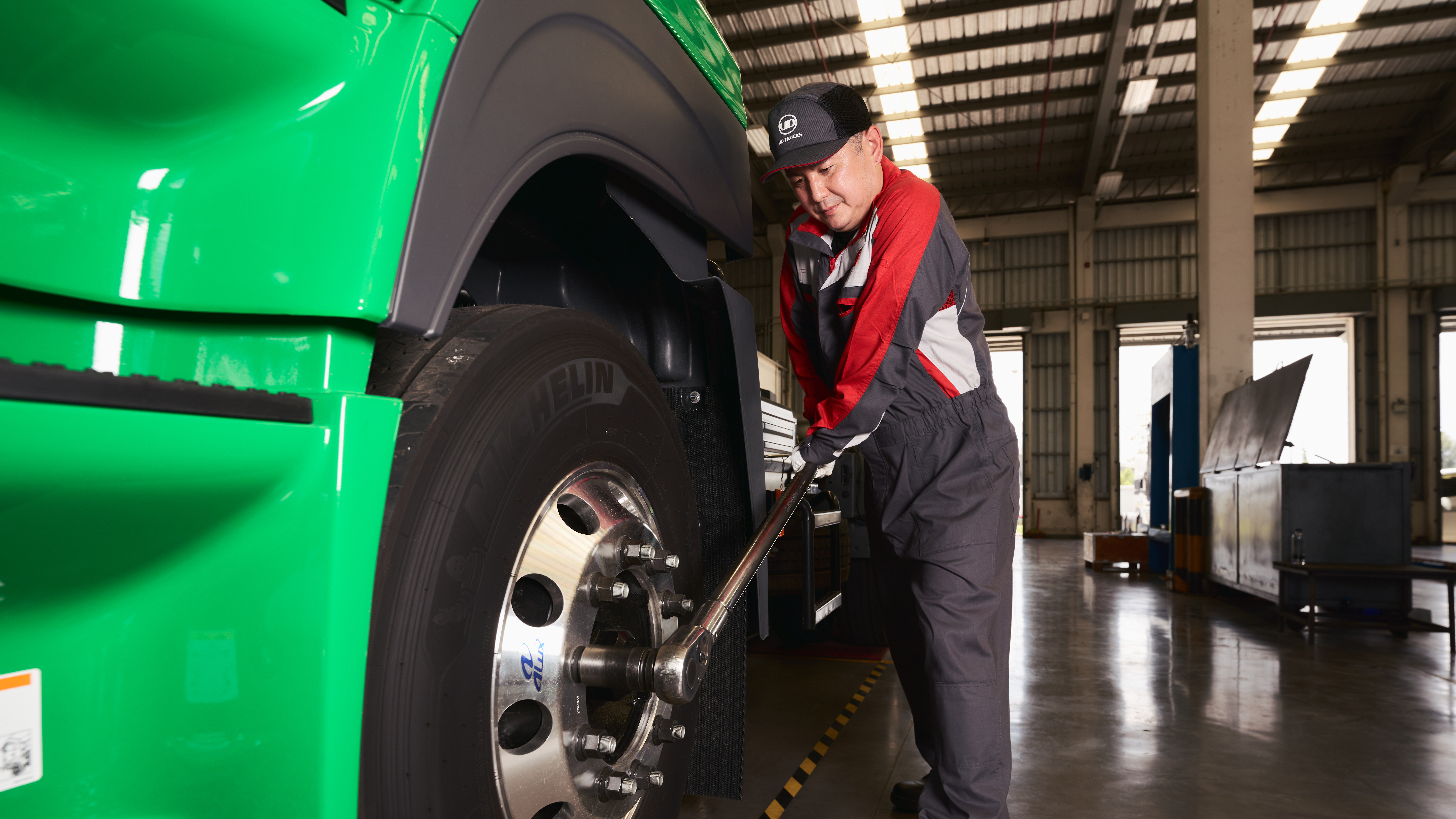 UD Genuine service in a workshop