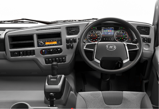 ក្រោមប៉ាកុងបញ្ជាព្រិលរថយន្តមួយមានប៉ែកម៉ាស៊ីនស្គេននិងពន្លឺឃ្លាតន្លាស់